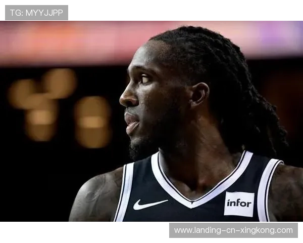 雄鹿再曝伤情！普林斯颈部伤势无限期缺阵，球队未来走向引发关注