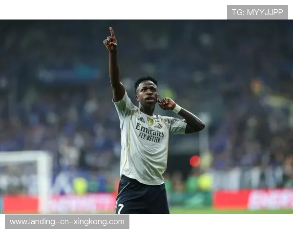 皇马维尼修斯大步趟球后推射再现绝对天赋