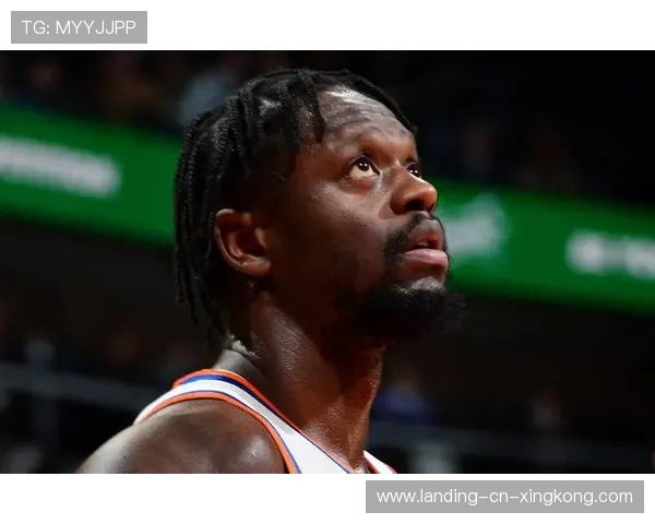 兰德尔推土机式强势冲击,纽约主场点燃气氛