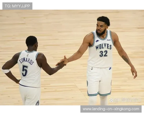 唐斯抢下前场篮板强打得手，森林狼继续扩大优势