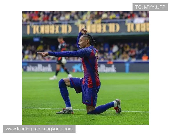 拉菲尼亚禁区外抡射命中栏下