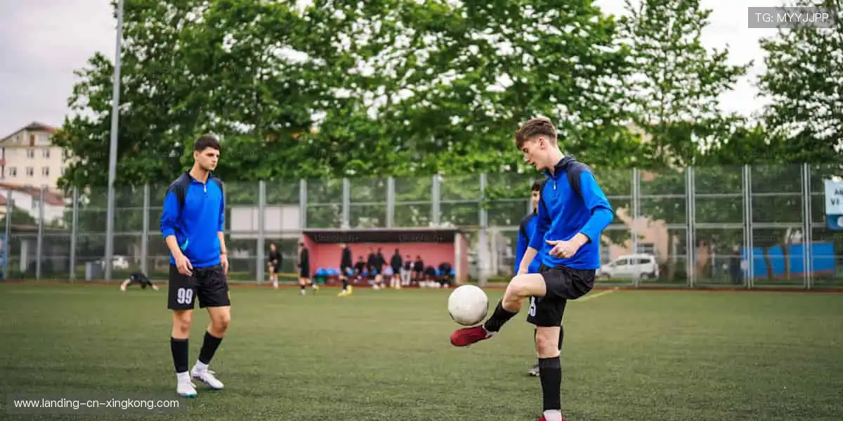 🏆 冠军同款,把荣耀穿在身上!